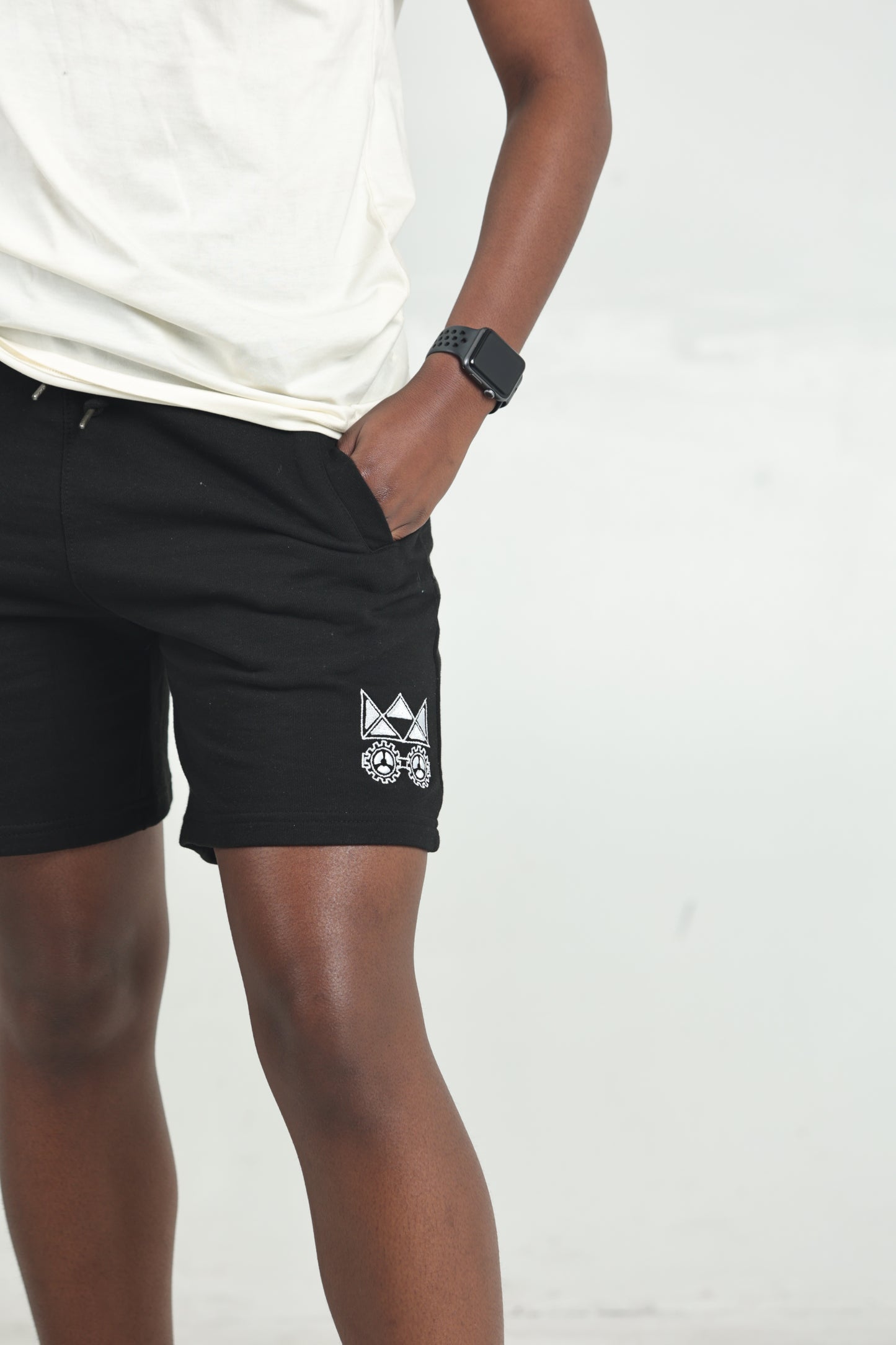 Crown & Gears Black